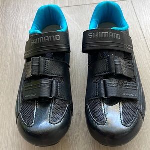 Shimano Dynalast Black Cycling Bike Shoes Women’s Sz US 7.2 EU 39 with Cleats.